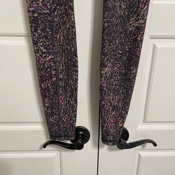 Lululemon Align High Rise Leggings 25" Yoga Pants Purple Black Patterned SZ 2 - Picture 6 of 8